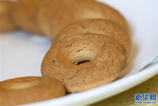 (專發(fā)新華網(wǎng)西藏頻道)西藏:青稞精深加工產(chǎn)業(yè)助力脫貧攻堅(1)