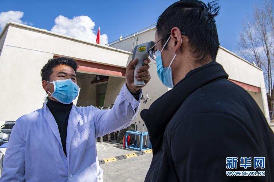 (新華全媒頭條·圖文互動(dòng))(8)血脈同心 共盼春來——疫情阻擊戰(zhàn)中的雪域故事