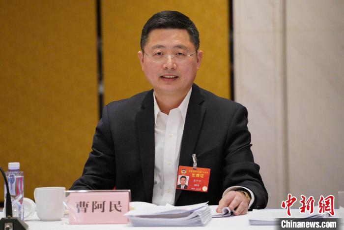 全國政協(xié)委員曹阿民:讓每一位老人過有尊嚴的生活