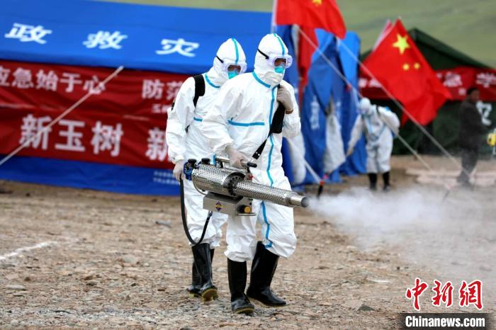 圖為進(jìn)行現(xiàn)場消毒。青海省應(yīng)急廳
