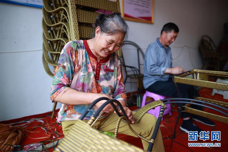 (新華全媒頭條·走向我們的小康生活·決戰(zhàn)決勝脫貧攻堅·圖文互動)(4)決戰(zhàn)烏蒙——中國消除千年貧困的一個縮影