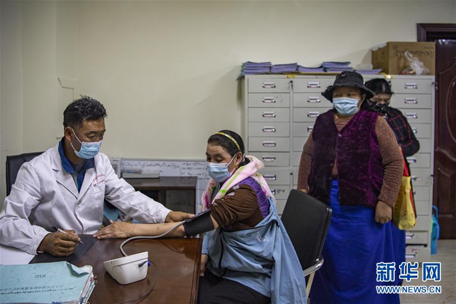 （新華全媒頭條·走向我們的小康生活·圖文互動(dòng)）（6）扎西德勒，我們的新家園——西藏易地扶貧搬遷搬出幸福美好新生活