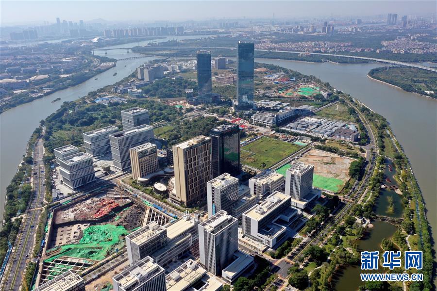 (新華全媒頭條·五中全會精神在基層·圖文互動(dòng))(7)奮發(fā)新青年 逐夢新征程——各地青年學(xué)習(xí)貫徹落實(shí)五中全會精神觀察