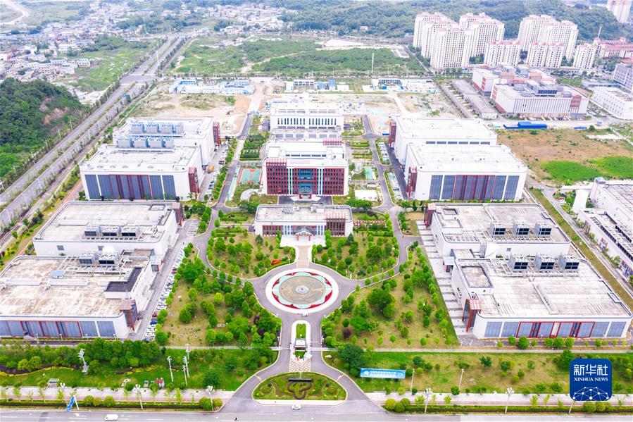 (沿著總書(shū)記的足跡·貴州篇)(7)開(kāi)創(chuàng)多彩貴州的美好未來(lái)——沿著總書(shū)記的足跡之貴州篇